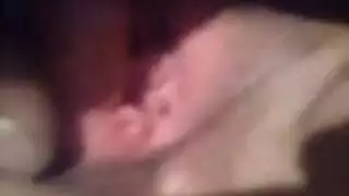 الأنات المتواصلة تجعلها تُغطى بالسائل المنوي