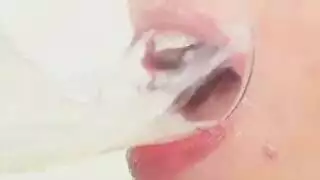 أسرار عائلية: نيك جماعي صريح مع الوصي الأكبر سناً