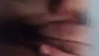 فرج ناضج يلتقي بقضيب صناعي صلب