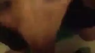العاهرة الشقراء تحصل على وجهها ملمع بالمني