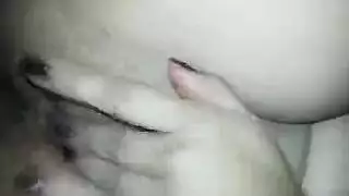 اللواط مع الحيوانات الصريح: الحصان يضرب رجالًا راغبين