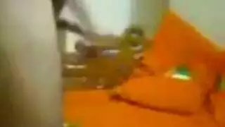 لعبة في طيزها