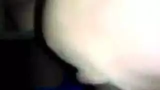 فخذين وثديين مثيرة قبل مص عميق