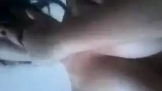يتم ضربها على المرتبة ثم تنظيف القضيب