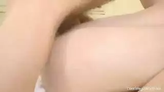 فتاة ساخنة تحب الحركة العنيفة للباب الخلفي