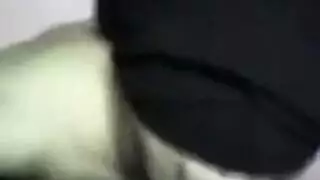 تحقيق خيال الجنس الفموي مع امرأة مقنعة مجهولة الهوية