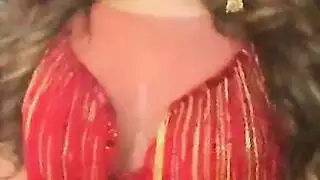 فتاة هندية تمارس الجنس أمام النار في منتصف النهار