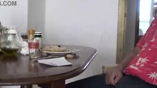 زوجة الأب الكردية تمارس الجنس الشرجي مع ربيبها في اسطنبول