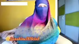 الشرق الأوسط حجاب الفتاة العربية المسلمة مع الثدي الكبيرة في تسجيل كام نوفمبر