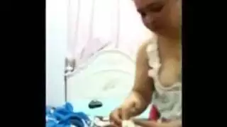 الواد هايج كس مراته اللبوه نياكه وفشخها وهيا تتدلع احلى دلع