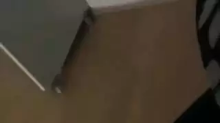 محجبة تركية فاسقة تمص الزب وتدخن السيجاره