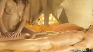 تدليك جبهة جبهة ألفية ذهبية رائعة