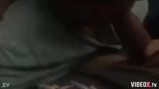 بيوريت الهواة تمتص صديقها الذي يصورها عندما لا تريد!