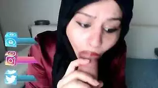 بنت مغربية مربربة موت بزاف الفيديو كامل في الرابط اسفل الفيديو