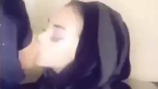 الفتيات المسلمات تربط على صورة شخصية