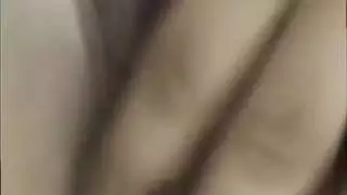 عاهرة مصرية تتناك في كسها