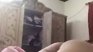 مومس منقبه مومس بنت لبوه بتهيج من الردود على فيديوهاتها اللى بتسخن كسها اكتر