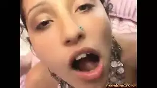 فاتنة العربية ابتلاع نائب الرئيس سخيف الثلاثي