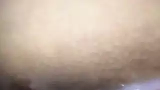 ربة منزل هندية لأول مرة الجزء الشرجي