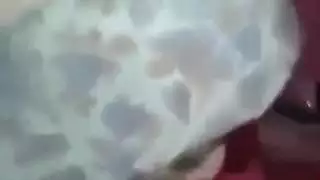 فتاة عربية محجبة تمتص الديك
